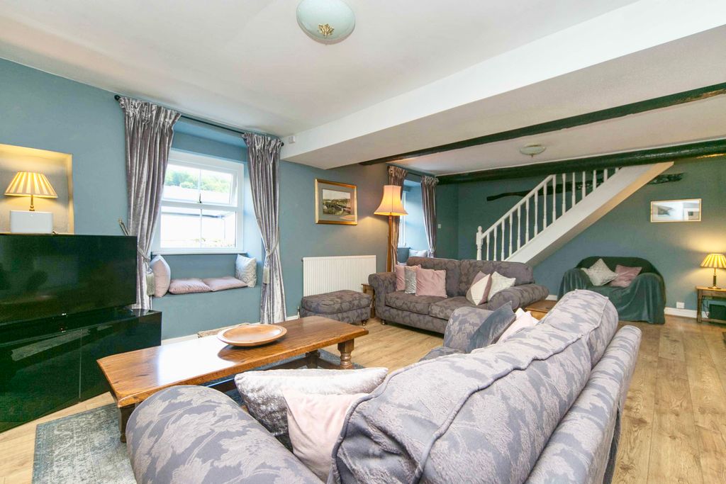 Property photo 3 of 26 Img_5423