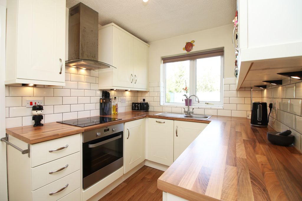 Property photo 2 of 18