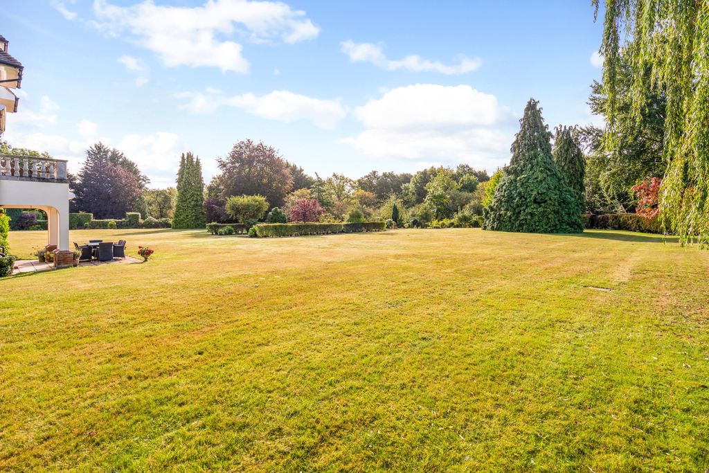 Property photo 2 of 12