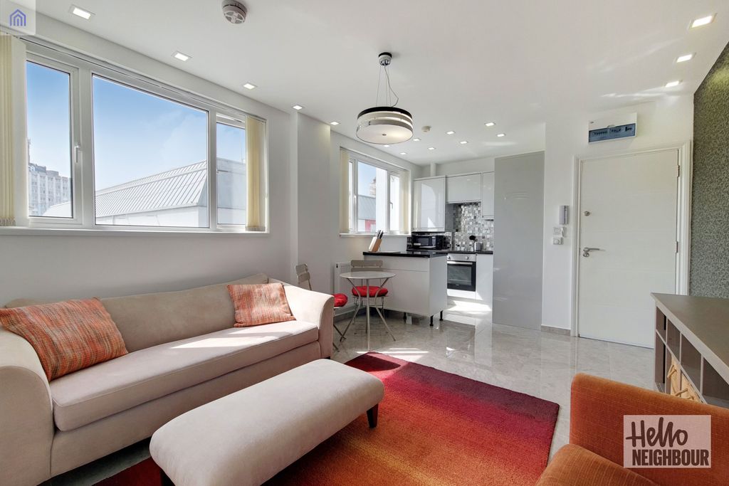 Property photo 1 of 11 Photo 0