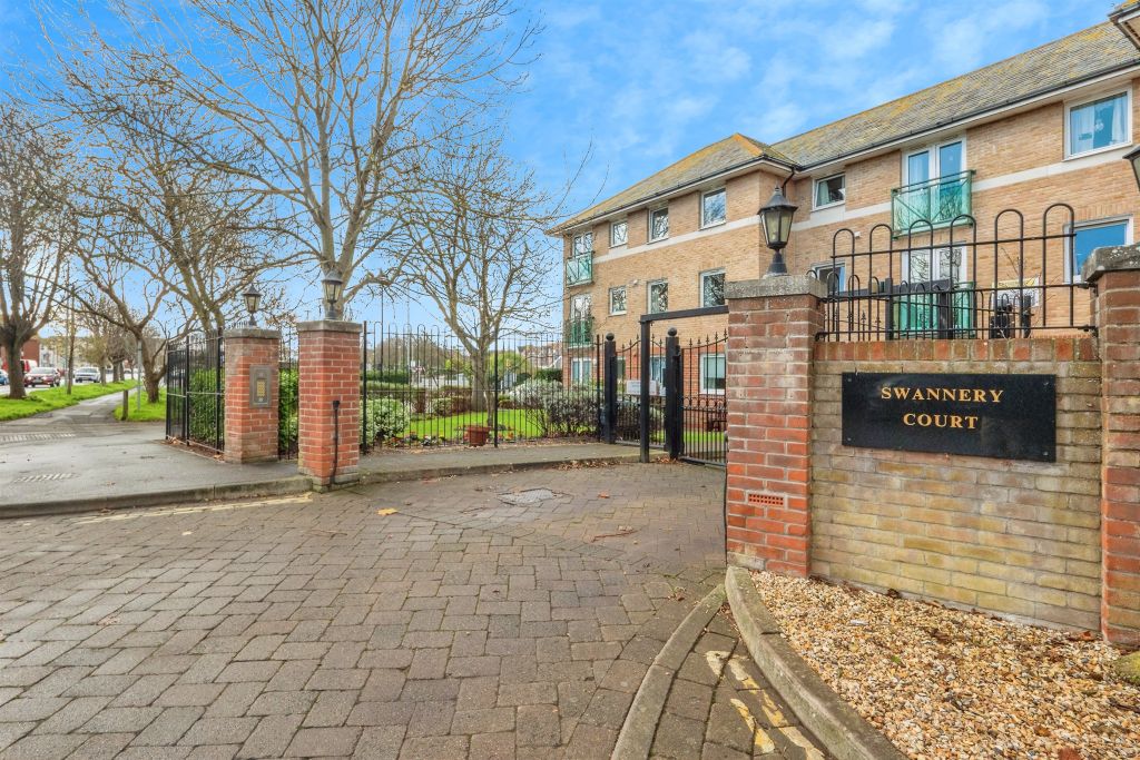 Property photo 1 of 8