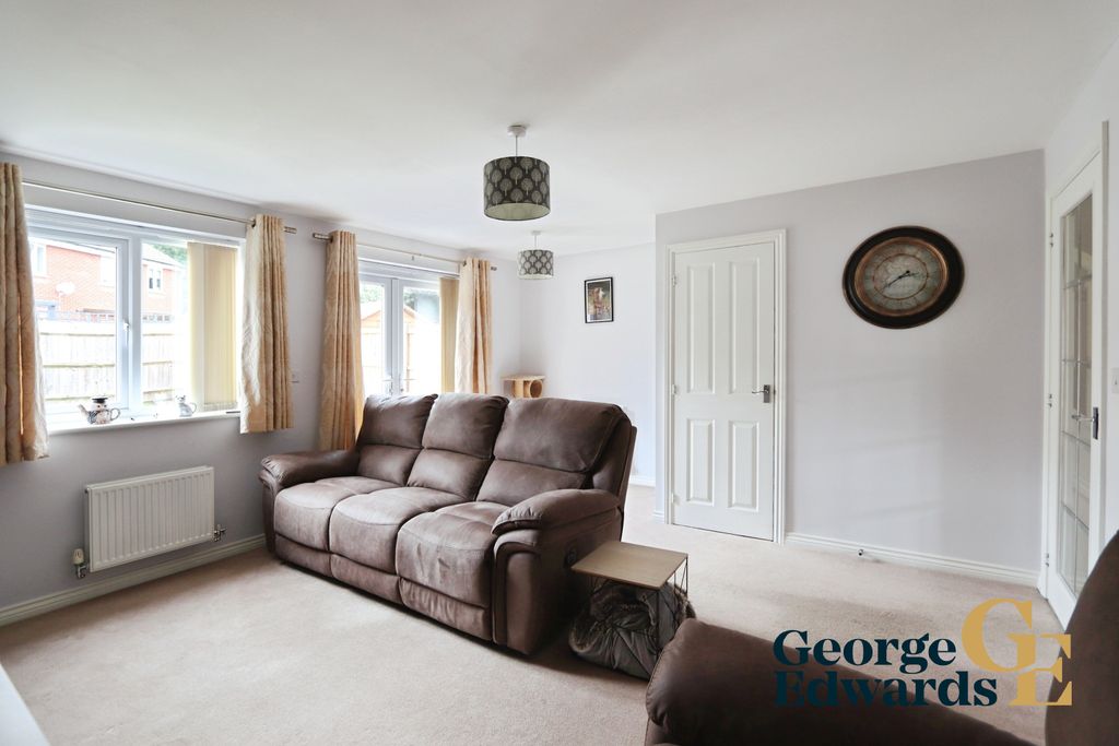 Property photo 2 of 11