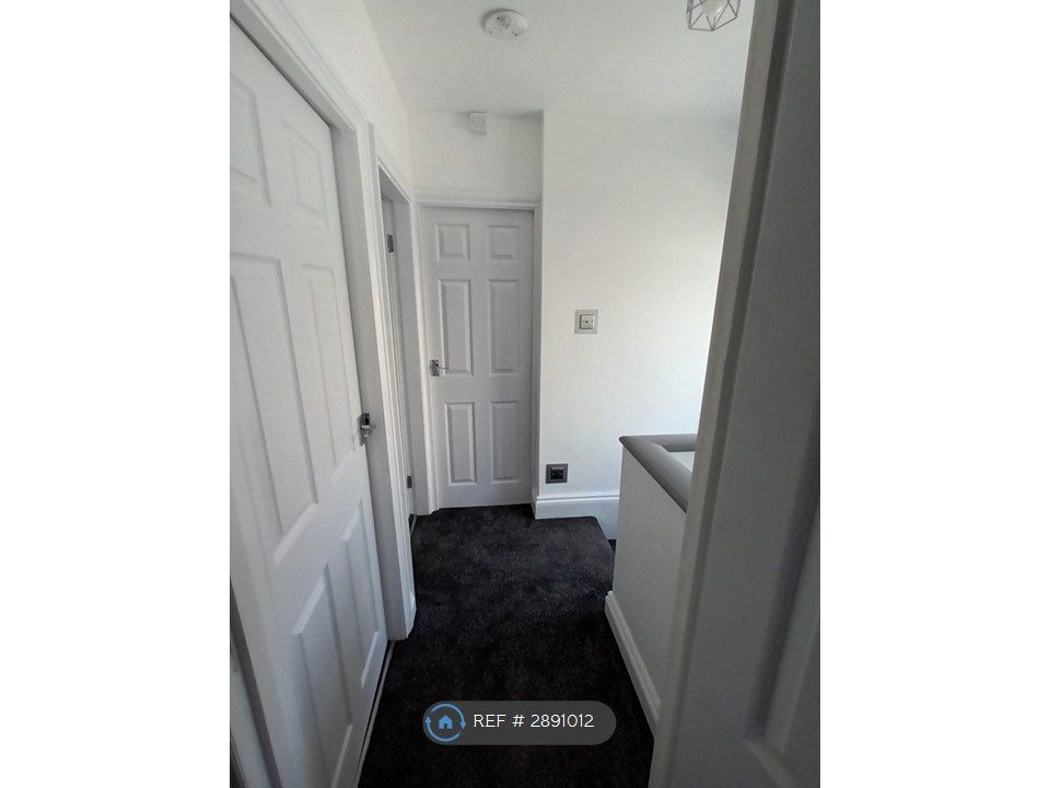 Property photo 3 of 35
