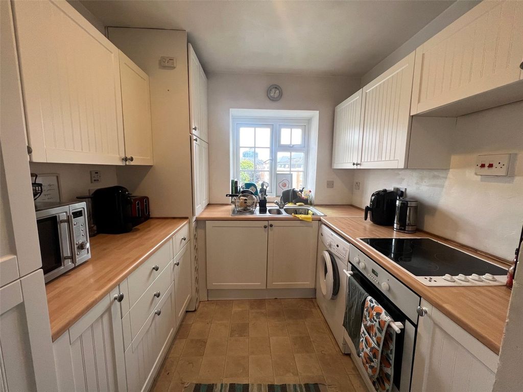 Property photo 2 of 10 Picture No. 04