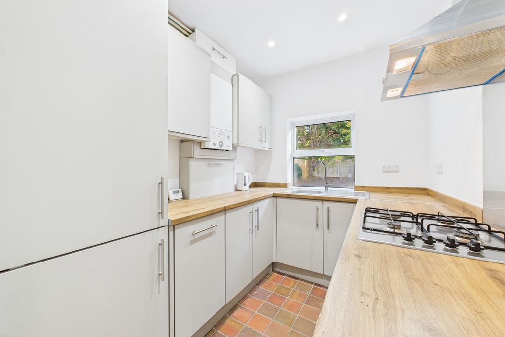 Property photo 3 of 19 Kitchen