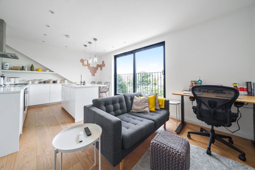 Property photo 1 of 10 1 - Lounge