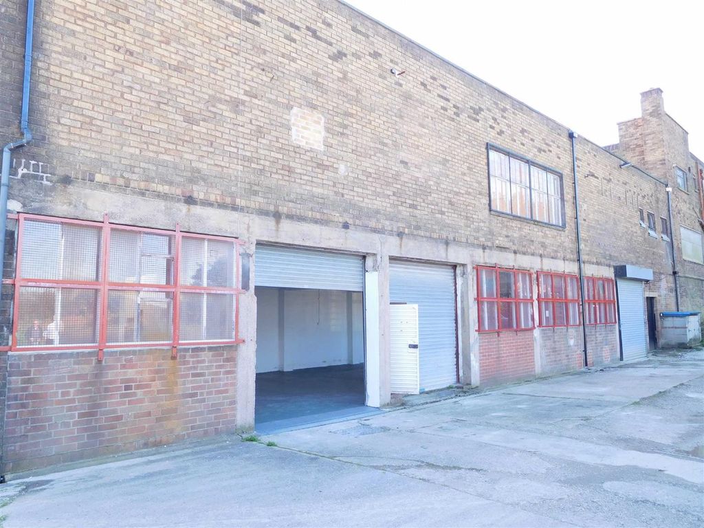 Property photo 1 of 3