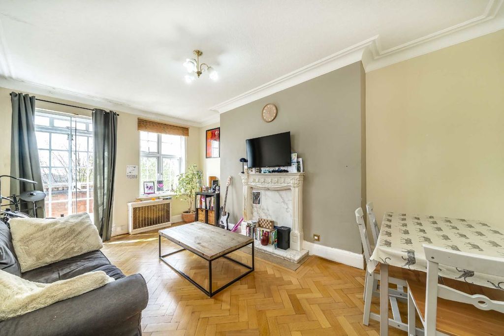 Property photo 3 of 6