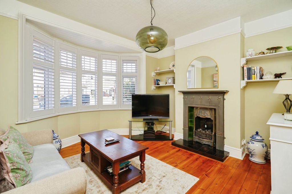 Property photo 2 of 15 Pbox-Img.Jpg