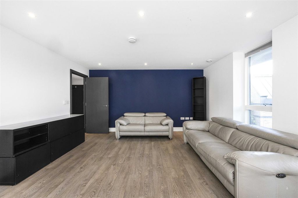 Property photo 2 of 25 2