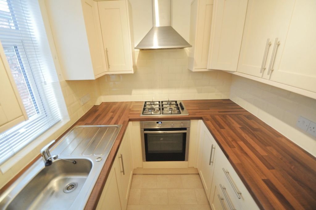 Property photo 2 of 24