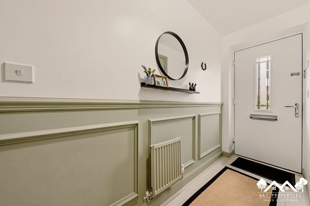 Property photo 2 of 28