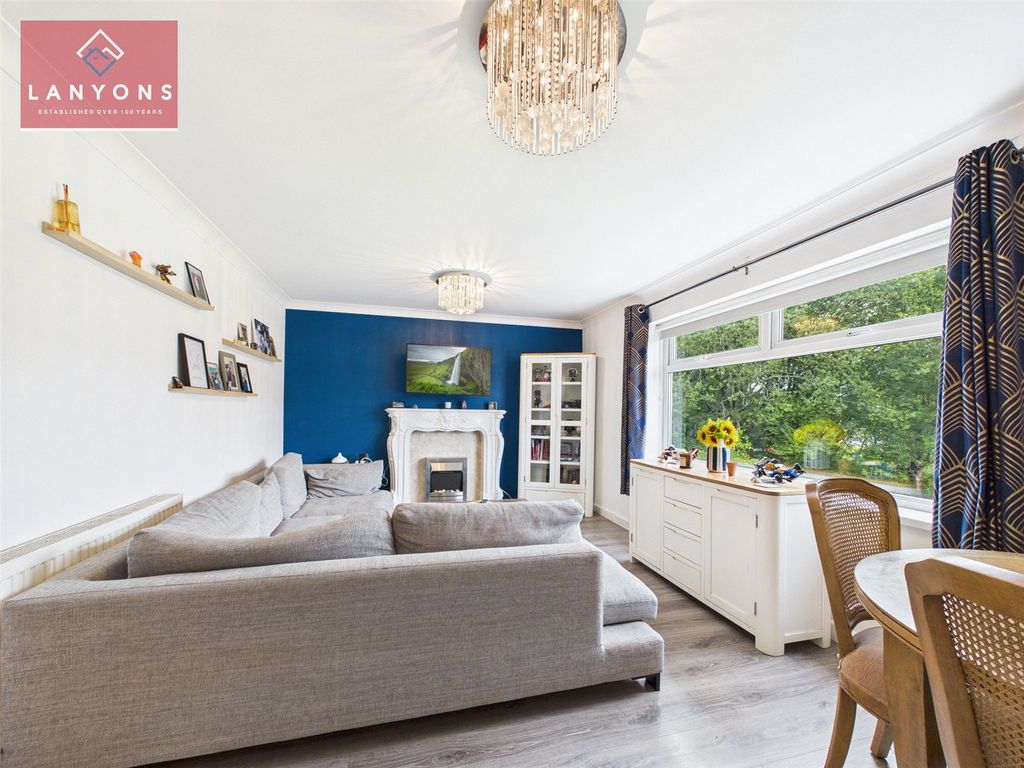 Property photo 3 of 22 Picture No. 28