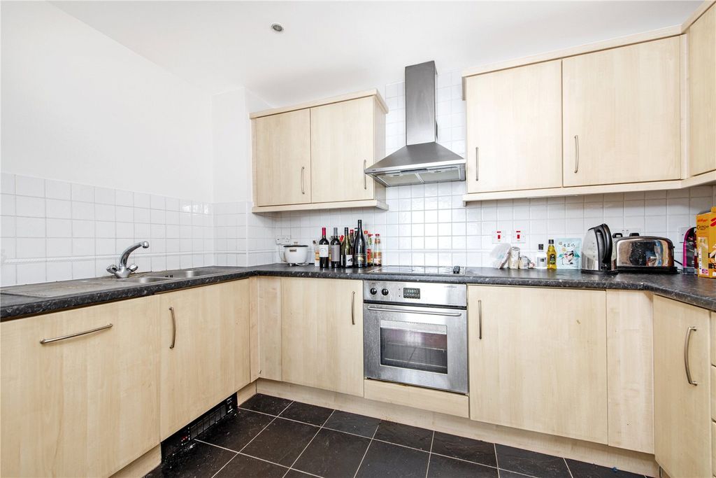 Property photo 2 of 11 Picture No. 13