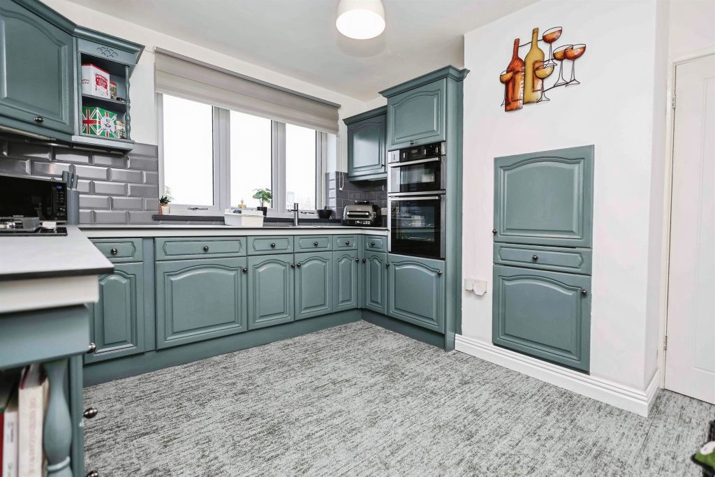 Property photo 3 of 20