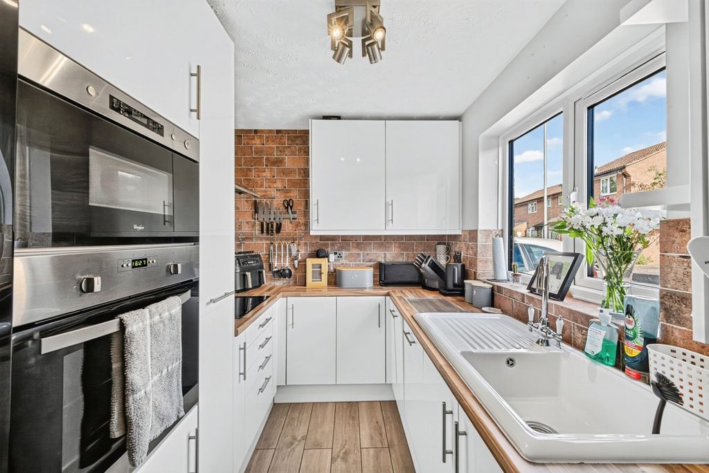 Property photo 3 of 16 Pbox-Img.Jpg