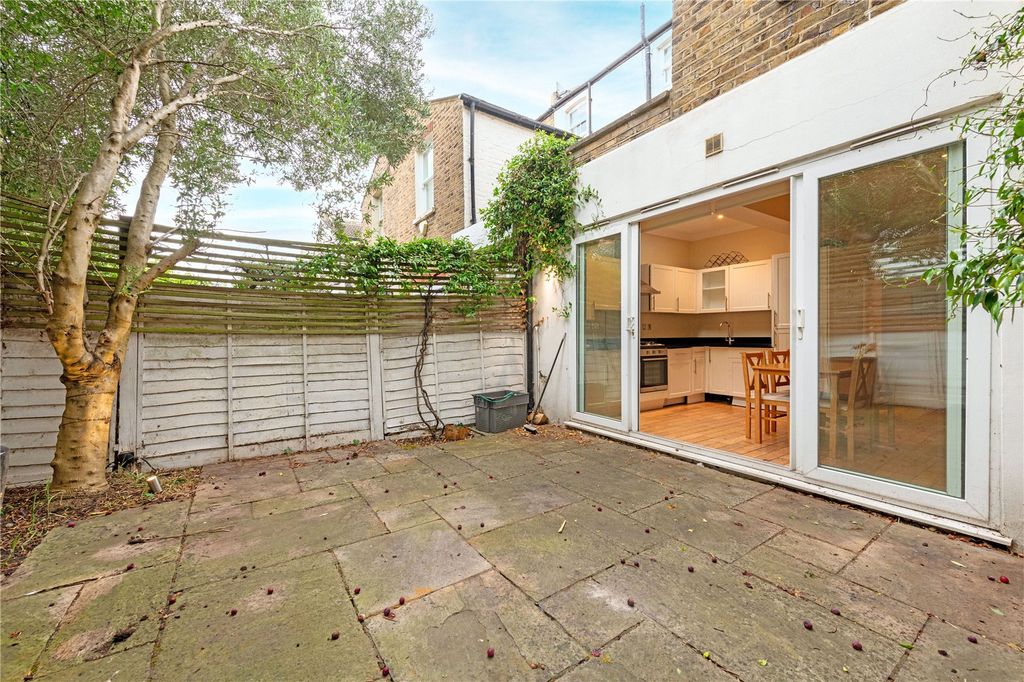 Property photo 3 of 7 Picture No. 06