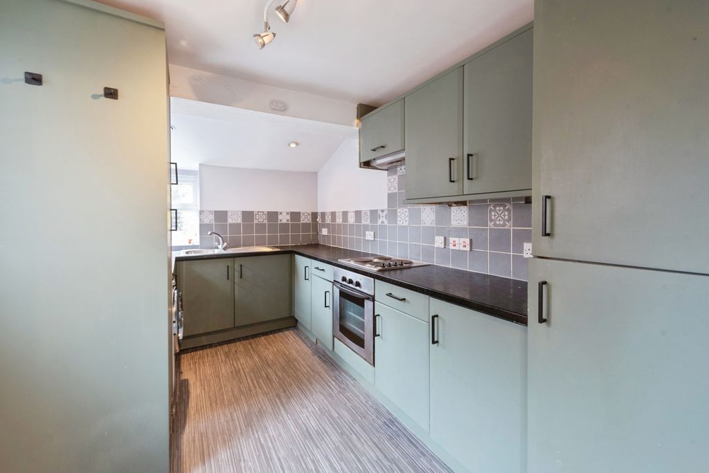 Property photo 3 of 16 Kitchen