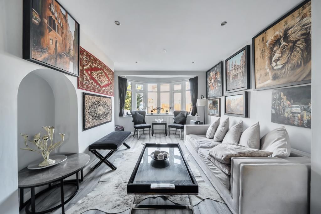 Property photo 3 of 24 Living Room