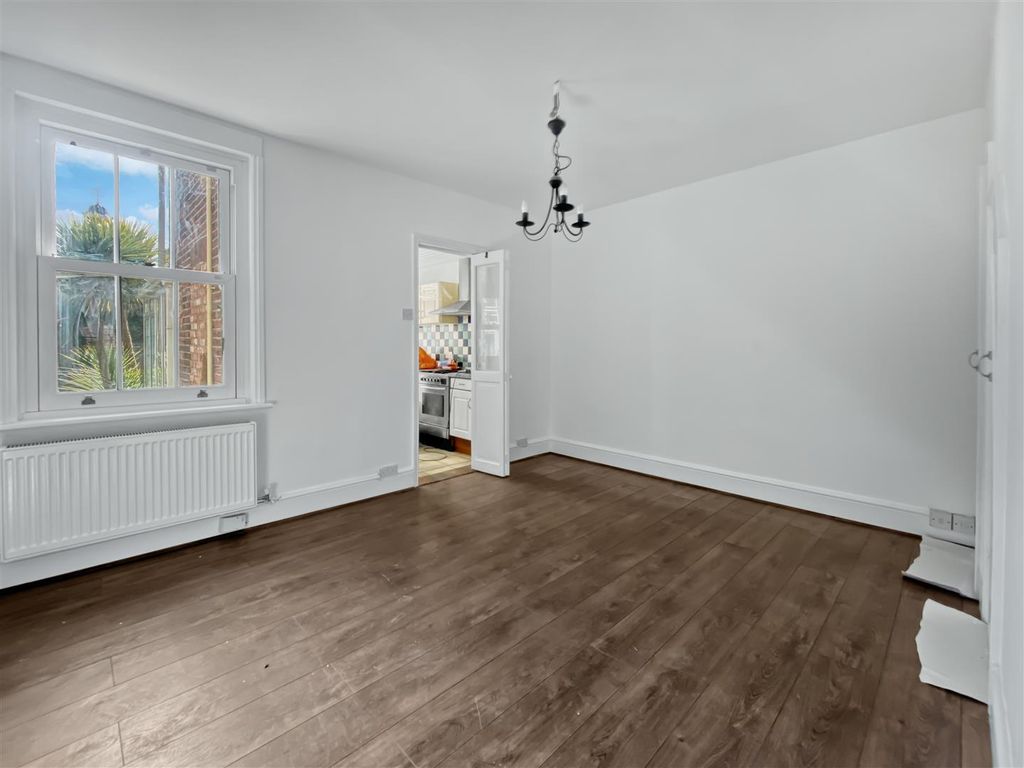 Property photo 3 of 10 2E8c5d1F3B0Dfa46238d439464406Be9c6102744.Jpg