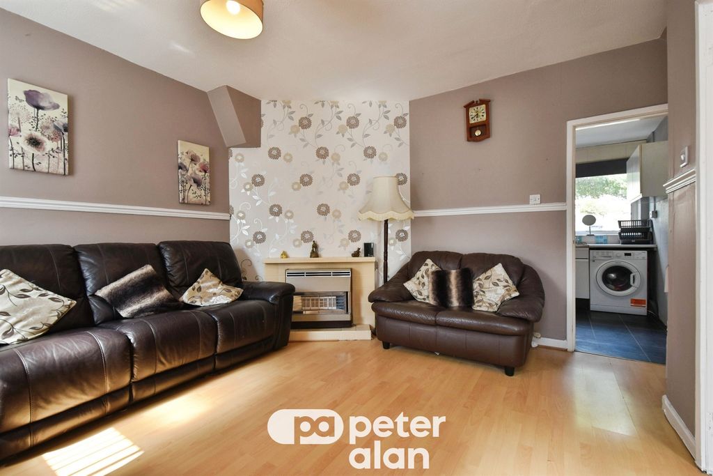 Property photo 3 of 20