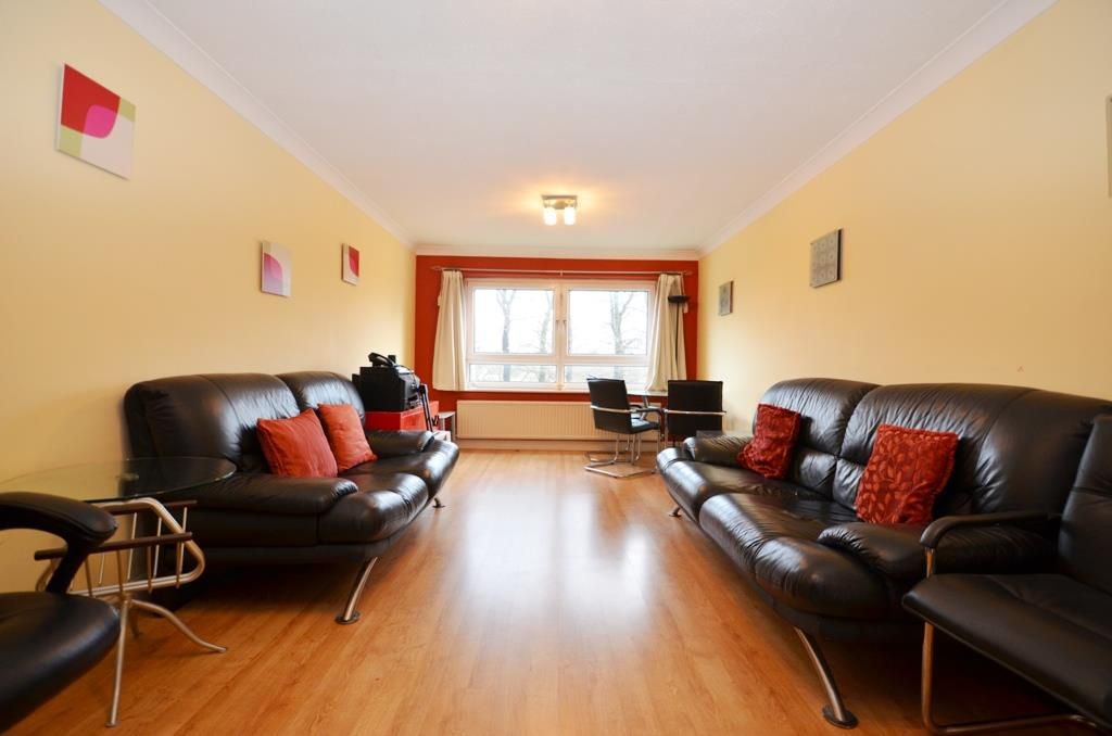 Property photo 3 of 9 Living Room