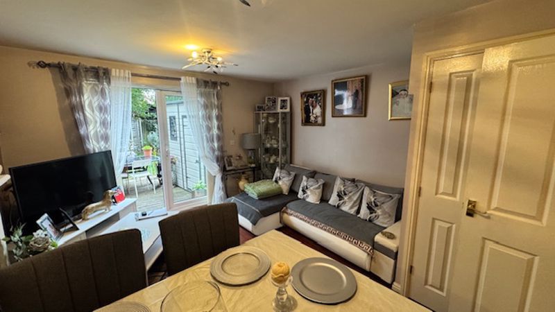 Property photo 3 of 12 Photo 9