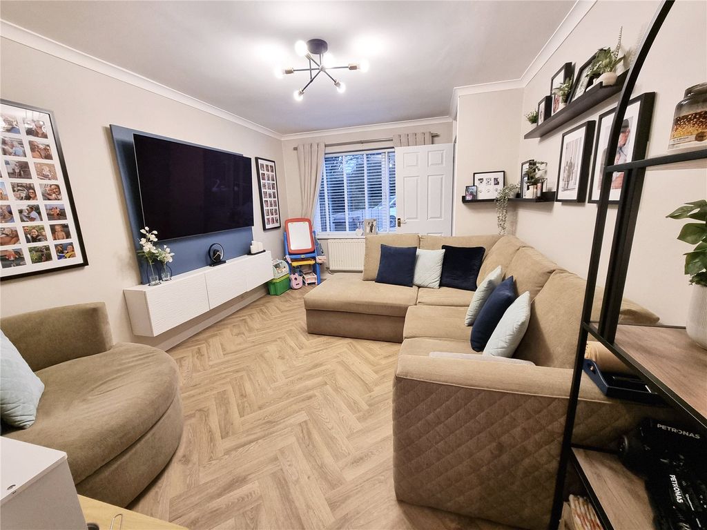 Property photo 2 of 15 Picture No. 17