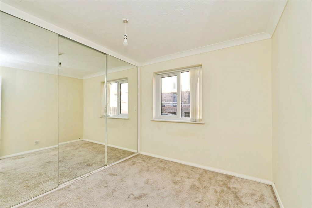 Property photo 2 of 20 Picture No. 12