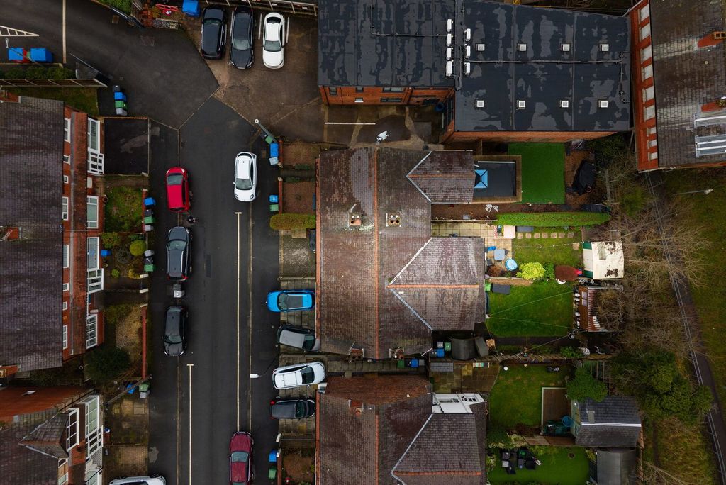 Property photo 3 of 24