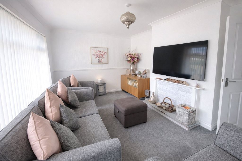 Property photo 2 of 17 Picture No. 06