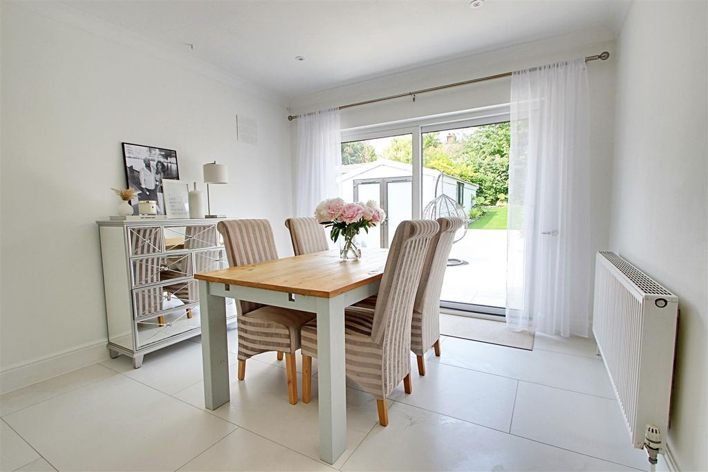 Property photo 3 of 20 Dining Room.Jpg