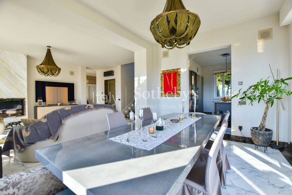 Property photo 3 of 27