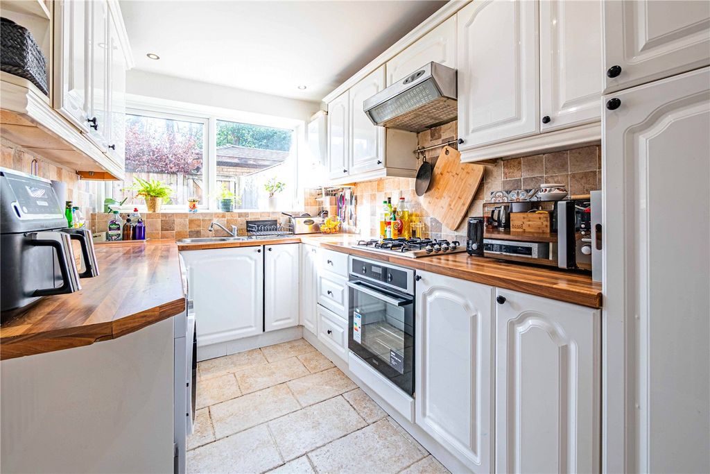 Property photo 3 of 13 Picture No. 17