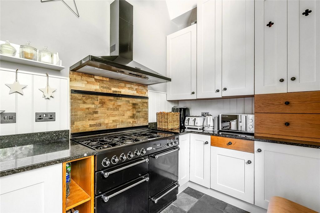 Property photo 3 of 16 Kitchen