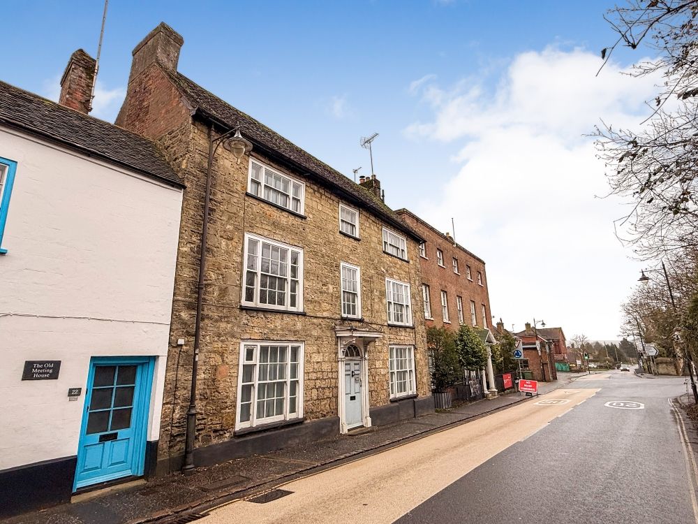 Property photo 2 of 14