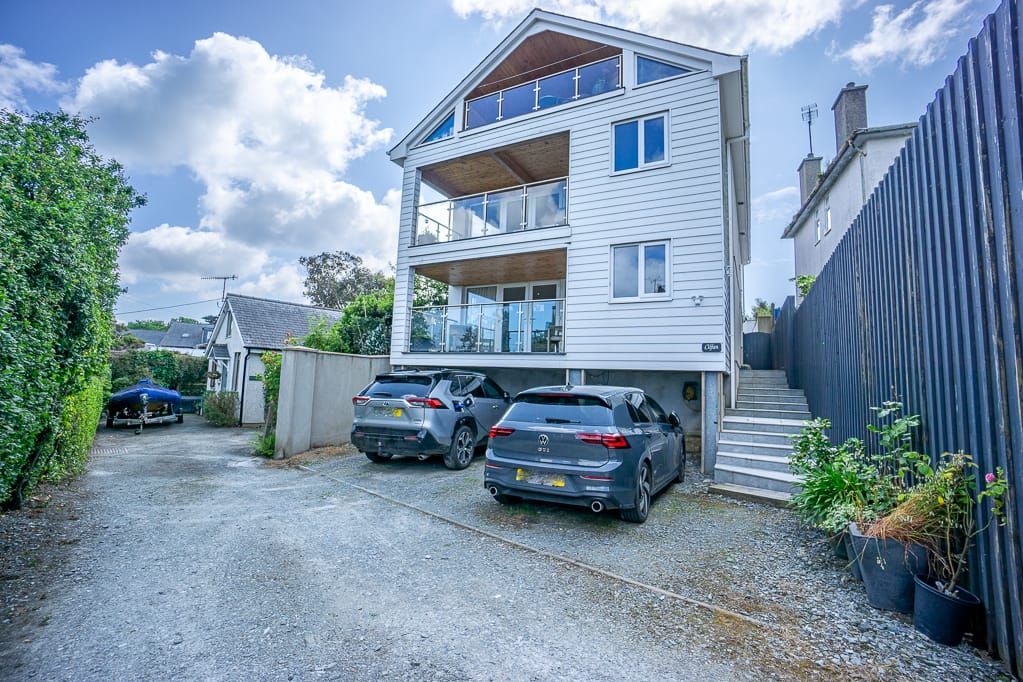 Property photo 3 of 37