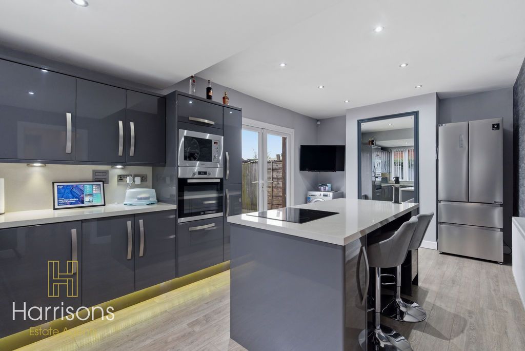 Property photo 1 of 16 Photo 1