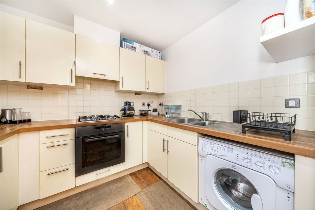Property photo 3 of 5 Kitchen