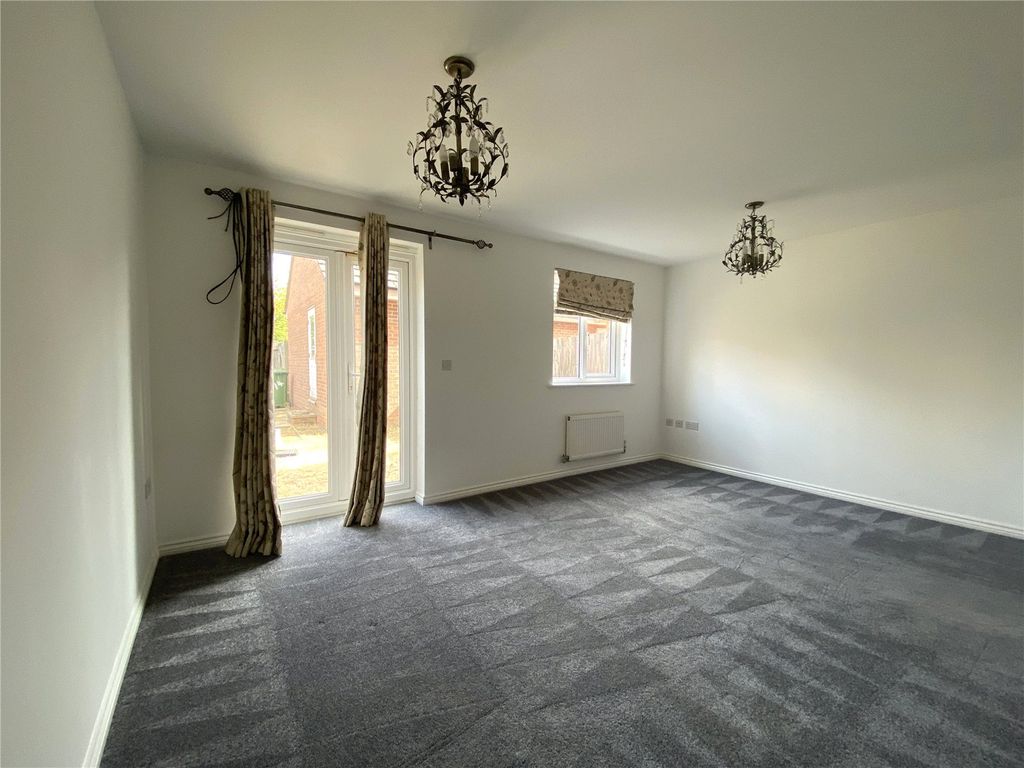 Property photo 2 of 19 Picture No. 34