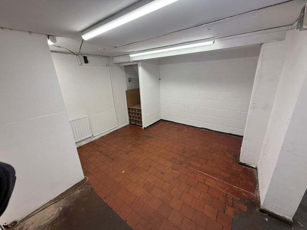 Property photo 2 of 25