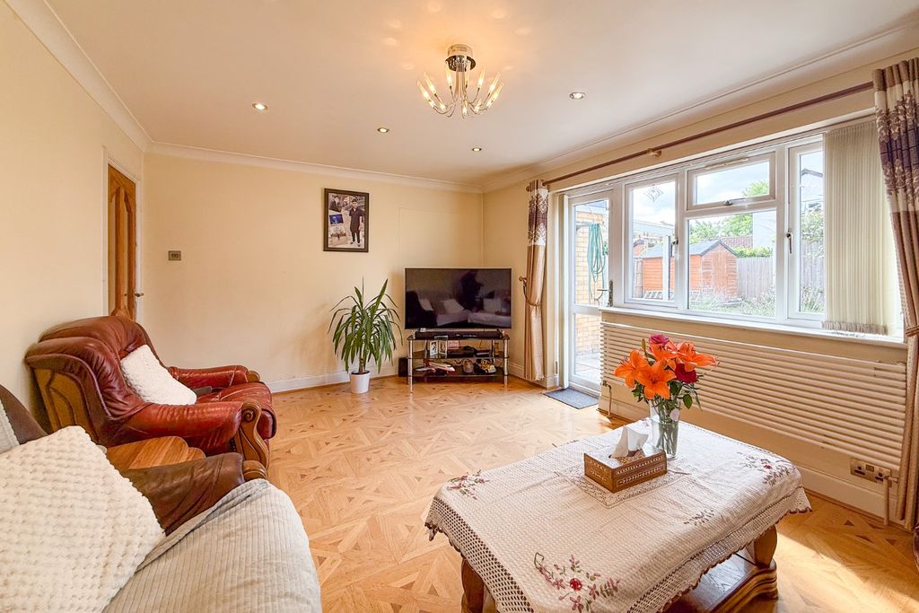 Property photo 3 of 15 3934377