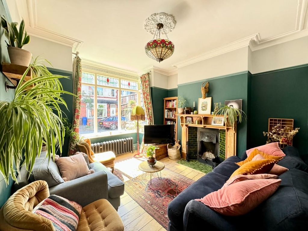 Property photo 2 of 35