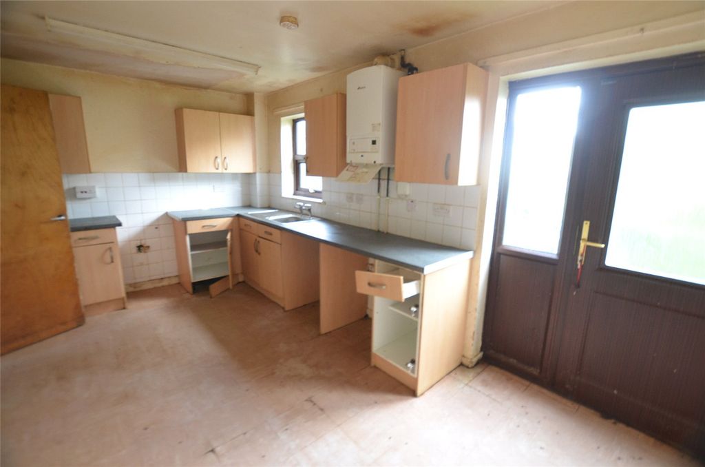 Property photo 3 of 8 Picture No. 06