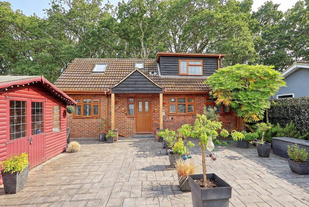 Property photo 2 of 27