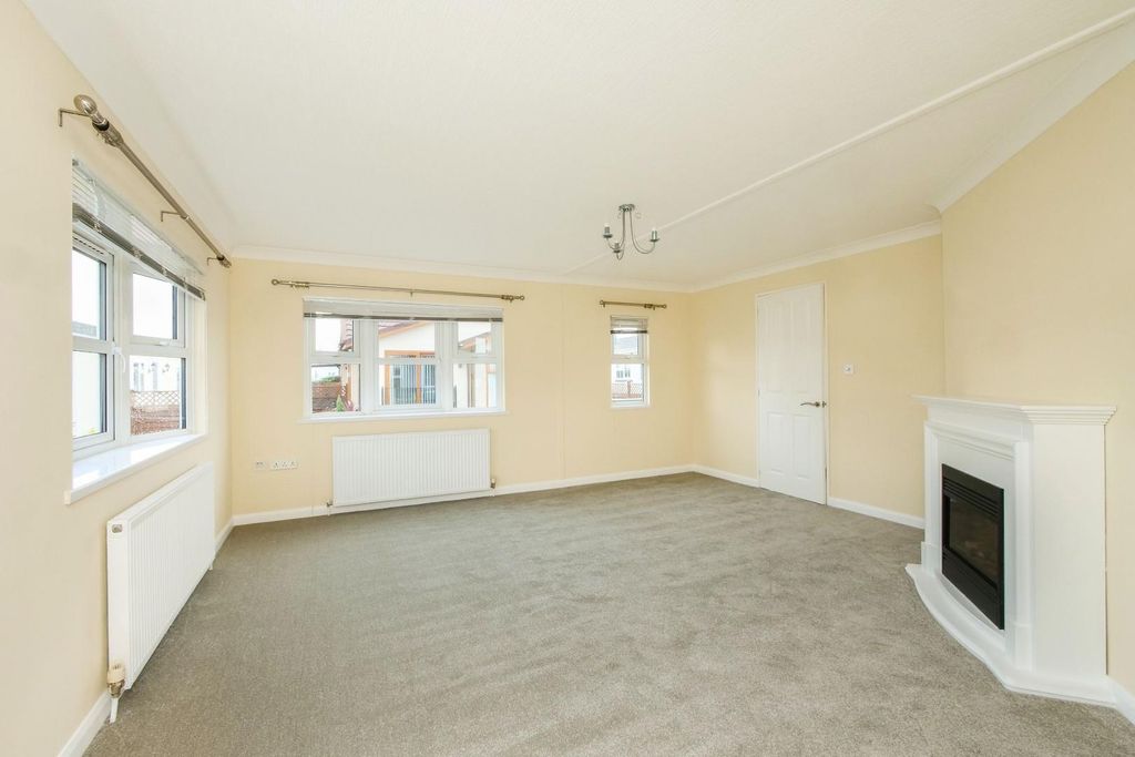 Property photo 3 of 17 Pnmb0114.Jpg