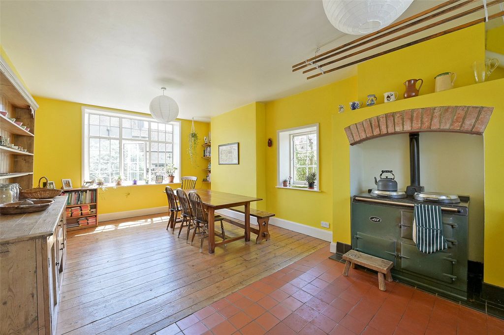 Property photo 3 of 14 Dining Area