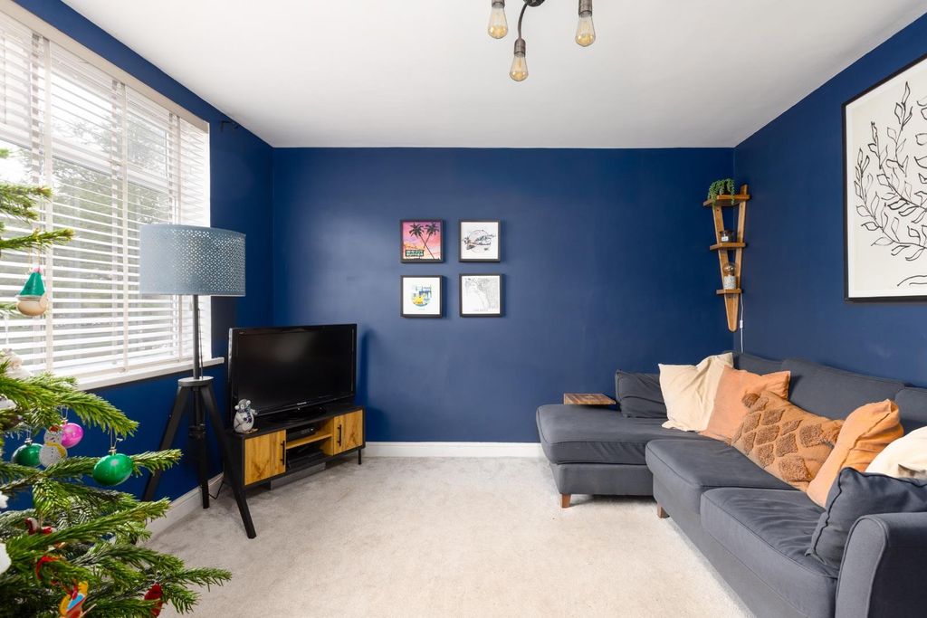 Property photo 3 of 36 199 Luckwell Road, Bs3-18.Jpg