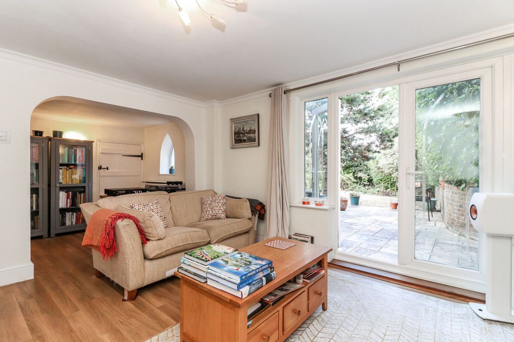 Property photo 3 of 31