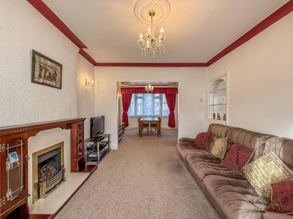 Property photo 3 of 16 Living Room